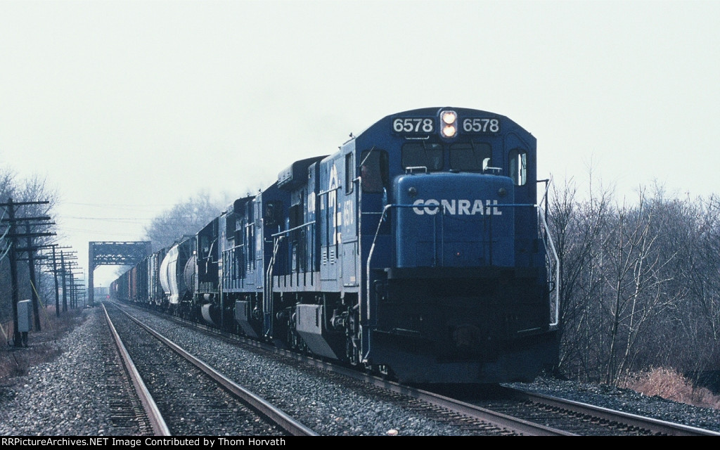 A CR general merchandise train heads east over the Lehigh Line